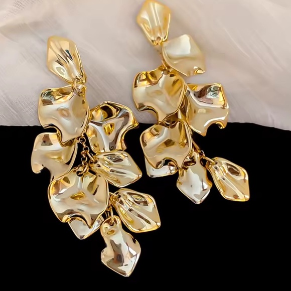 New!  Women’s Zara model Gold color  Statement Earrings - Picture 4 of 5